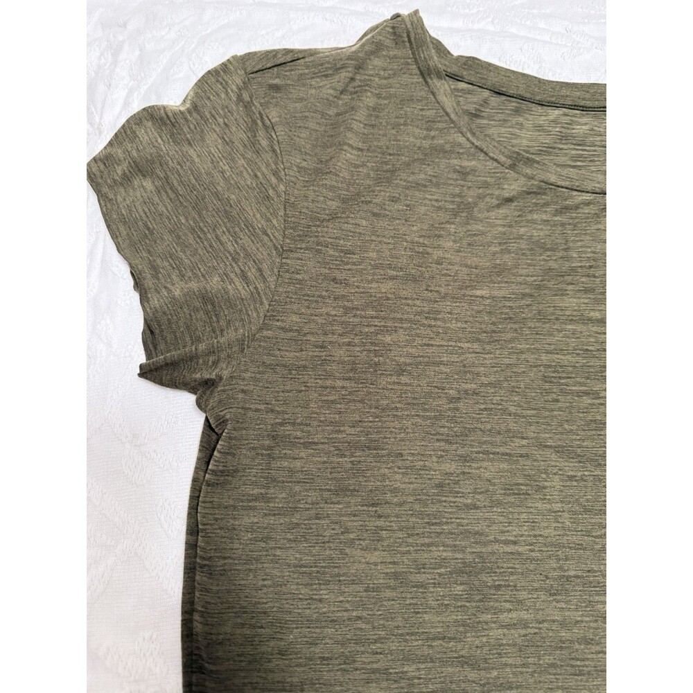 NWOT Vuori Strato Performance Pocket Tee L Olive Green Athleisure Minimalist Lux - Picture 5 of 9